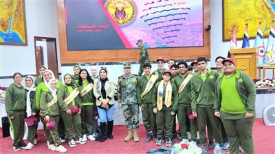 تعليم القاهرة ينظم زيارة ميدانية لطلاب حدائق القبة إلى قيادة قوات المظلات..صور