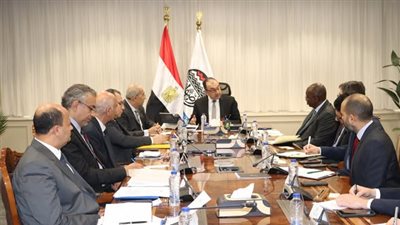 وزير قطاع الأعمال يستقبل وفد البنك الدولي لبحث تعزيز التعاون