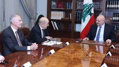 الرئيس اللبناني يلتقي رئيس الوفد المفاوض في لجنة الميكانيزم