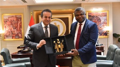 وزير الصحة يلتقي نظيره لدولة جامبيا لمناقشة التعاون بشأن المستحضرات الدوائية