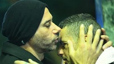 أبرزهم أحمد السعدني والسقا.. نجوم الفن يحضرون عزاء سمية الألفي 