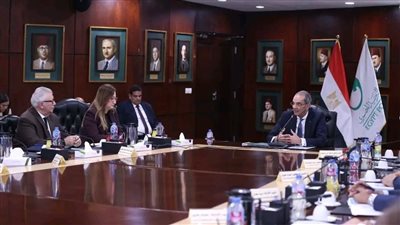 «طلعت»: إضافة 1000 منفذ بريد ونشر أكثر من 3000 ماكينة صراف آلي منذ 2018