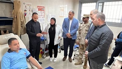 طلاب التربية العسكرية بجامعة كفر الشيخ يشاركون بحملة إنسانية للتبرع بالدم