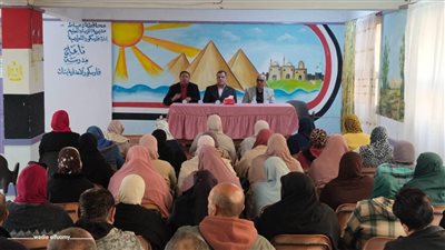 مدير تعليم دمياط يوجه بضبط إيقاع العملية الامتحانية ويرسخ قيم الحيادية والشفافية