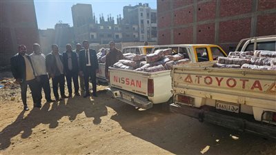 بالصور.. إحباط محاولة طرح سلع غذائية تموينية بالسوق السوداء بالأقصر