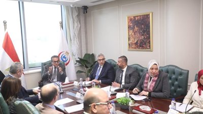 وزير الصحة يترأس اجتماع مجلس إدارة الهيئة العامة للمستشفيات التعليمية