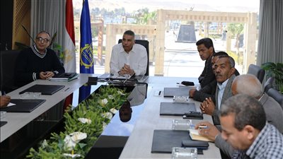 توجيهات عاجلة من محافظ أسوان للإسراع في اتخاذ الإجراءات الرادعة للمخالفات المستحدثة