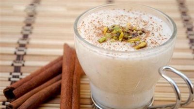 طريقة عمل مشروب السحلب بالقرفة والمكسرات زي الكافيهات