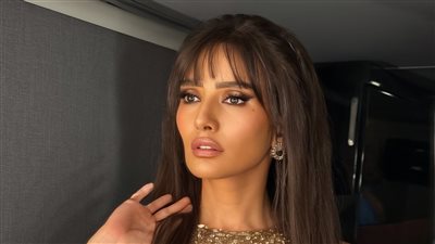 منشور غامض لـ زينة يشعل الجدل: «لازم تغلط علشان تعجب الناس المريضة»