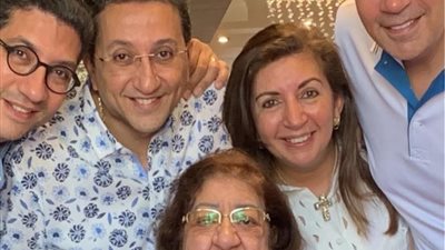  وفاة والدة هاني رمزي بعد صراع مع المرض