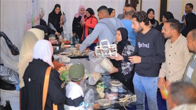 بالصور.. «تضامن الأقصر» تنظم معرضًا للمشغولات اليدوية لإعادة تدوير المخلفات الزراعية