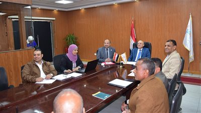 محافظ الأقصر ووزيرة التنمية المحلية يستعرضان ملفات تقنين أراضي الدولة «صور»