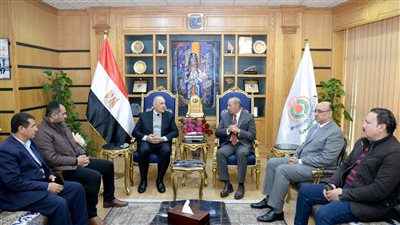 رئيس جامعة المنصورة يستقبل رئيس الهيئة العامة لتعليم الكبار 