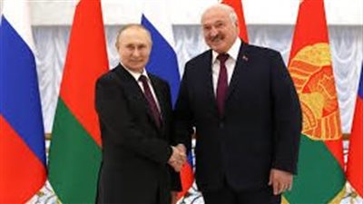 لوكاشينكو وبوتين يبحثان هجوم المسيرات على مقر إقامة الرئيس الروسي ويحذران من تداعياته