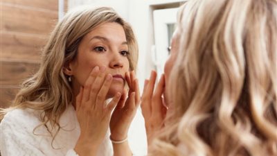 تحذير طبي.. هذا النوع من الطعام يؤدي إلى شيخوخة الجلد 