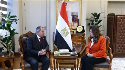 وزيرة التنمية المحلية تتابع مع محافظ بورسعيد أعمال تطوير أسواق الحميدي والتجاري ومنظومة المخلفات