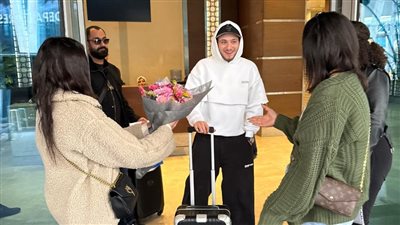 استقبال حافل للشامي في مطار القاهرة قبل حفله بالزمالك (صور)