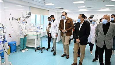 بالصور.. رئيس الوزراء يتفقد أعمال التطورات للمنشآت الصحية بالأقصر
