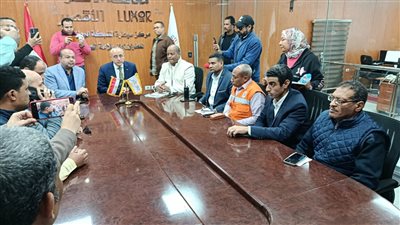 بالصور.. «محافظ الأقصر» يتفقد انتظام العملية الانتخابية بغرفة العمليات الرئيسية