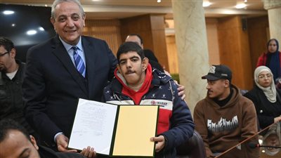 محافظ الغربية يُسلم 35 عقد عمل بالقطاع الخاص لذوي الهمم أعرف التفاصيل 