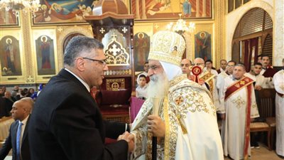 محافظ الجيزة يزور مطرانية الجيزة للأقباط الأرثوذكس للتهنئة بعيد الميلاد المجيد