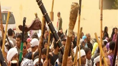 خناقة شوارع.. إصابة 3 أشخاص في مشاجرة بالشوم بسبب «حفرة» بالأقصر 