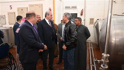 تفاصيل جولة محافظ الغربية في قرية 