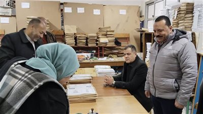 وكيل تعليم دمياط يتفقد سير أول أيام امتحانات الفصل الدراسي الأول