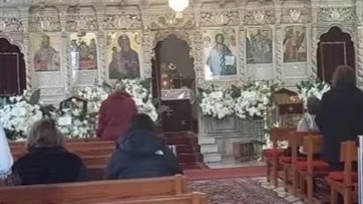 فيروز تودع ابنها هلي الرحباني بالورد الأبيض (صور)