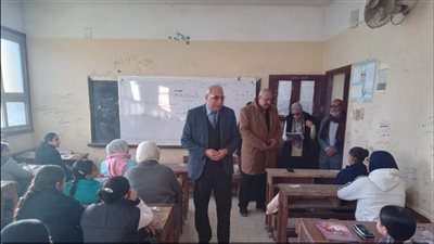 مدير تعليم القليوبية يتفقد لجان امتحانات مدرسة سعد زغلول الإعدادية