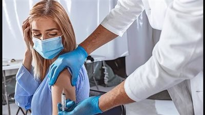 اختفاء دراسات تتهم لقاحات كورونا بالتسبب في السرطان بسبب هجوم إلكتروني غامض