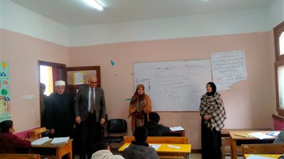محافظ القليوبية يتفقد لجان امتحانات الشهادتين الابتدائية والإعدادية الأزهرية