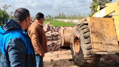 إزالة فورية لحالة بناء مخالف بكفر المنازلة 