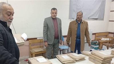 في اليوم الثالث من الامتحانات.. وكيل تعليم دمياط يتابع ميدانيًا تأمين وصول الأسئلة