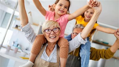 من هو الجد المتسلط؟ علامات بسيطة تشير إليه بوضوح