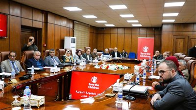 محافظ المنيا يطلق مرحلة جديدة من الشراكة مع «إنقاذ الطفولة الدولية» 