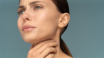 تعاني من السعال والتهاب الحلق.. الإنفلونزا ليست السبب