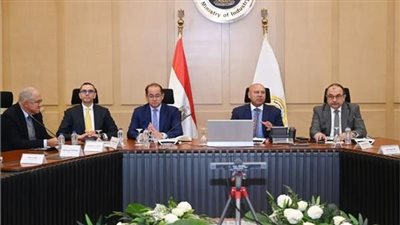 كامل الوزير: تقديم الدعم لأي مصنع قائم داخل الكتلة السكنية ويرغب في الانتقال إلى منطقة صناعية