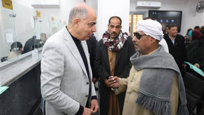 محافظ المنيا يتابع سير العمل بالمركز التكنولوجي المطور ببني مزار 