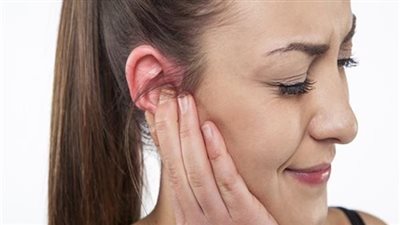 فوائد استخدام القطرات لتنظيف الأذن من الشمع