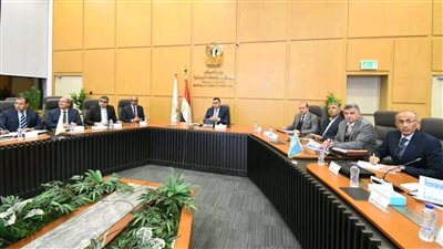 وزير الإسكان يوجه بتكثيف التنسيق للانتهاء من مشروعات «حياة كريمة» بـ5 محافظات 