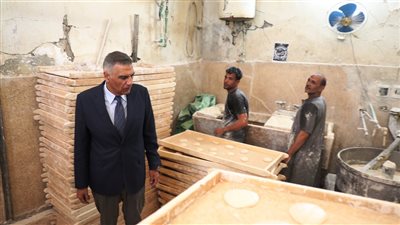زيارة ميدانية مفاجئة لمحافظ أسوان على المخابز ومحلات الجزارة والخضراوات