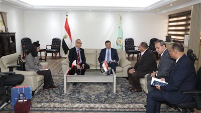 وزير الزراعة يلتقي وفدا فلبينيا رفيع المستوى