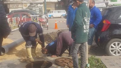 تركيب دورات مياه بحديقة بنت الشاطىء بدمياط