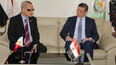 وزير الزراعة يبحث مع وفد فلبيني رفيع المستوى نفاذ المنتجات المصرية للأسواق الآسيوية