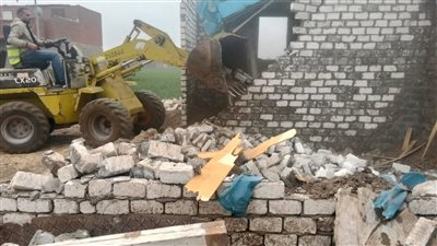 بالصور.. إزالة 16مقبرة مخالفة بأشمون و3 متغيرات مكانية بمنوف والشهداء