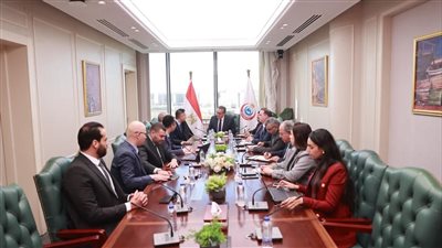 وزير الصحة يستقبل وفد شركة صينية لتعزيز التعاون في الصناعات الطبية