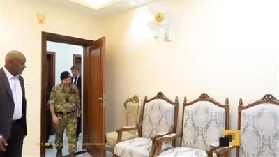 البرهان يجتمع بمستشار عسكري بريطاني