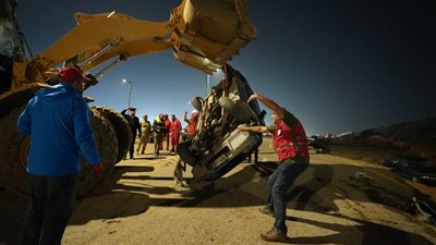 الهلال الأحمر يدفع بفرق الطوارئ لمواجهة آثار انفجار ماسورة مياه قرب معرض الكتاب 