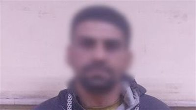 ضبط سايس لفرضه «إتاوات» على السائقين في باب الشعرية بالقاهرة